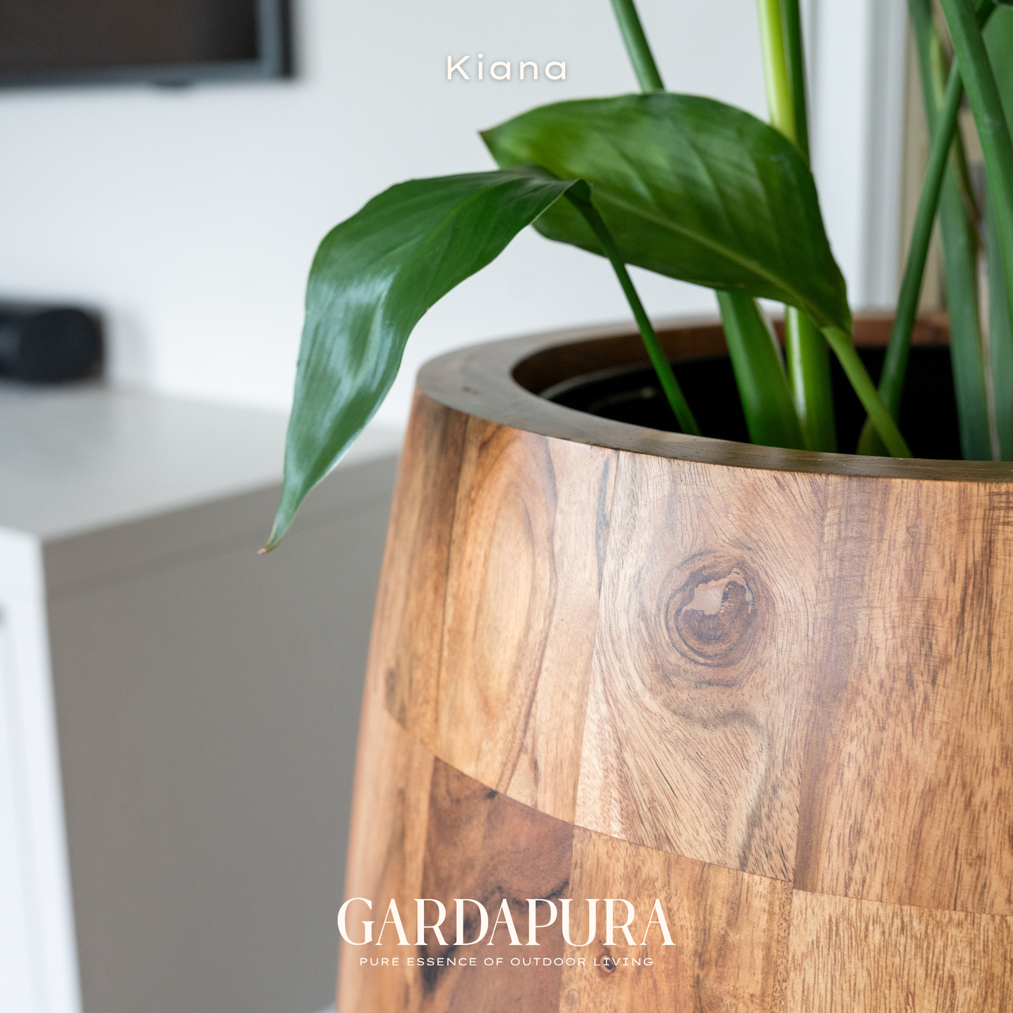 Kiana – Pflanztopf aus Holz